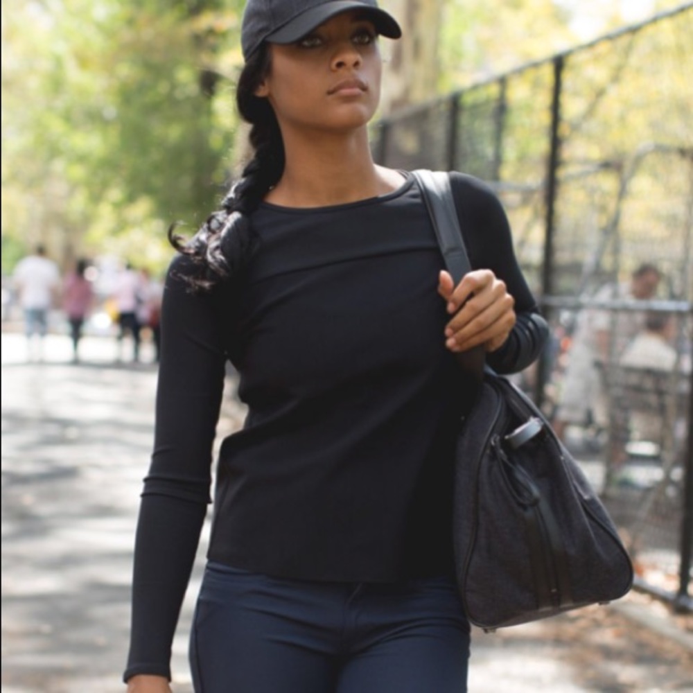 Like new lululemon out of this world long sleeve